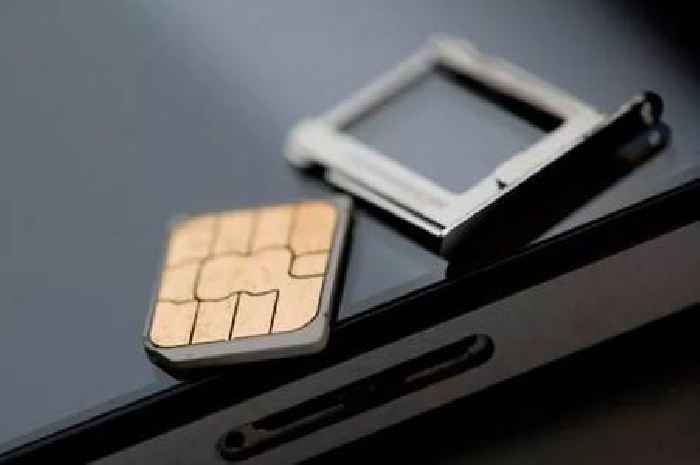 EE customers issued sim card warning which is 'worst of all'