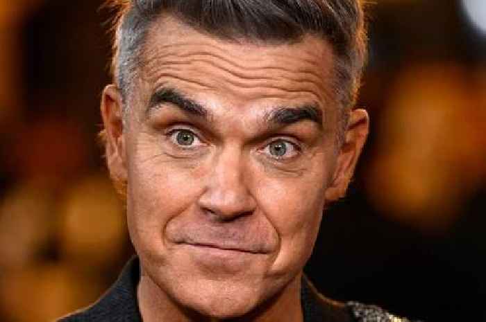 Robbie Williams flooded with concerned messages after 'self-sabotage' post