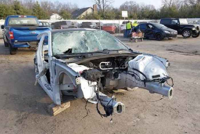Stolen Dodge Charger Ends Up in Auction Yard and This Is What Is Left of It