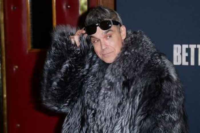 Robbie Williams reveals what he really thinks when fans ask him for photos