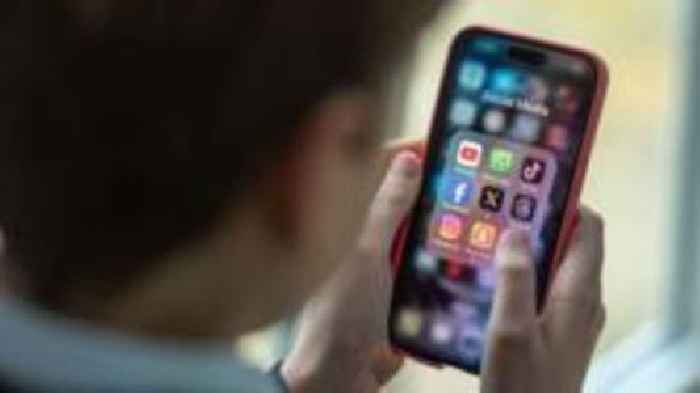 Influencers fuelling misogyny in schools, teachers say