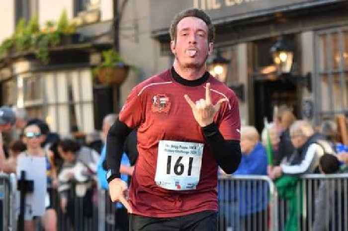 Barton dad who 'couldn't run ten yards' three years ago gearing up to run first ever Marathon following 7st weight loss