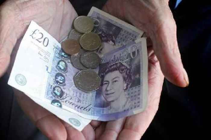 UK households being handed NEW £425 Cost of Living payments 'in 20 days'
