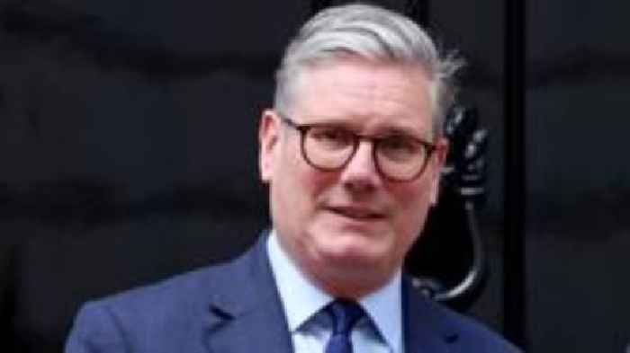 Starmer does not believe trans women are women, No 10 says
