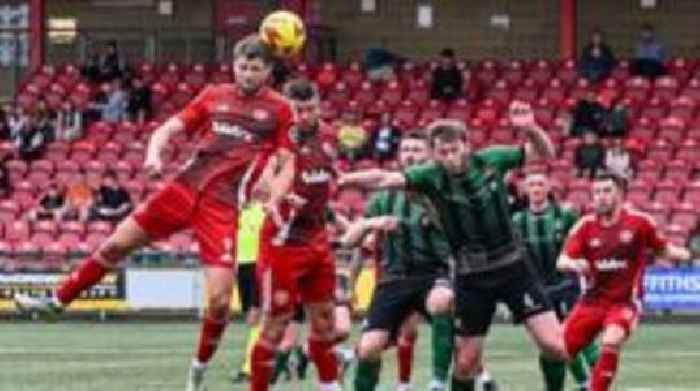 'Erchyll' na fydd clwb o'r canolbarth yn y Cymru Premier