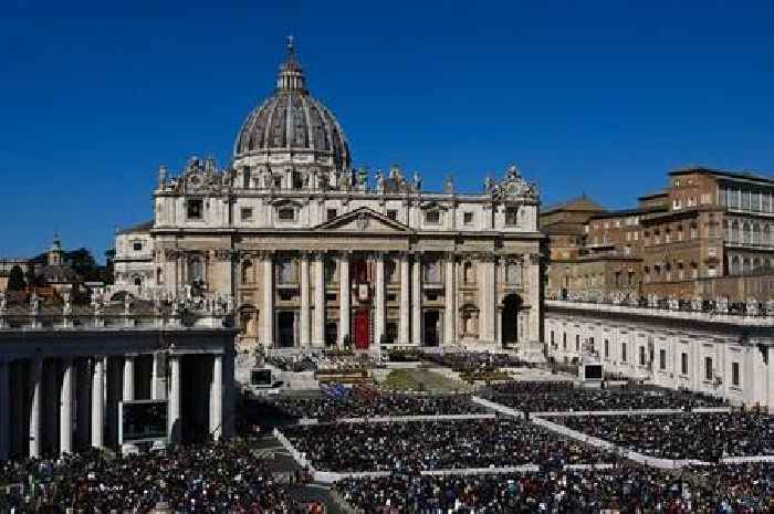 Foreign Office issues travel advice for Brits going to Italy after Pope's death