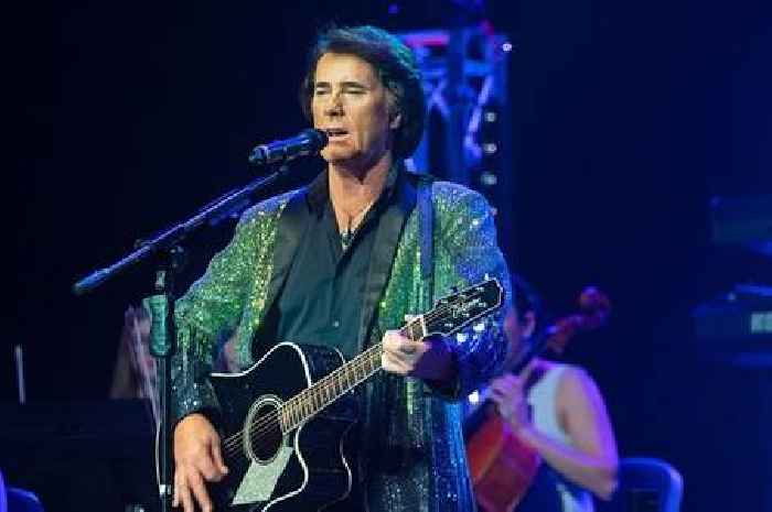 Neil Diamond tribute show 'It’s a Beautiful Noise with Fisher Stevens' coming to Airdrie Town Hall
