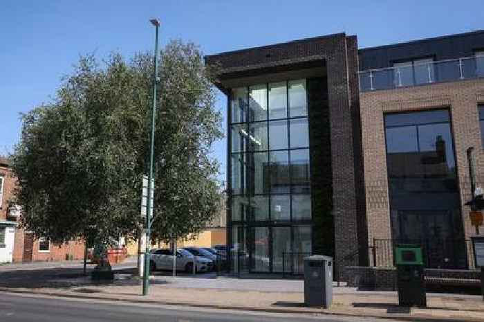 Cracked windows and toilet with no flush at new Nottingham library as opening delay continues