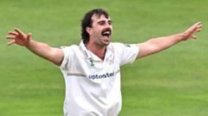 Foxes hold their nerve to edge tense win at Gloucestershire