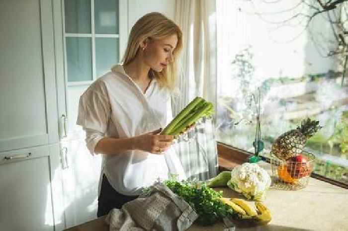 Dietitian shares how much fibre you really need to eat to 'maintain healthy gut'
