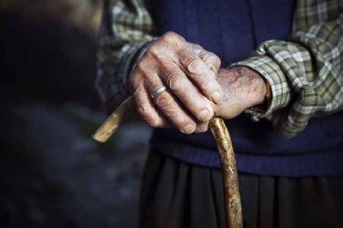 'Painful condition means I have to walk with cane but DWP PIP scored me zero for mobility'
