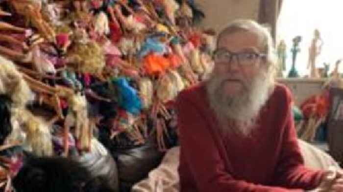 Hoarding 'a mental health emergency' - group warns