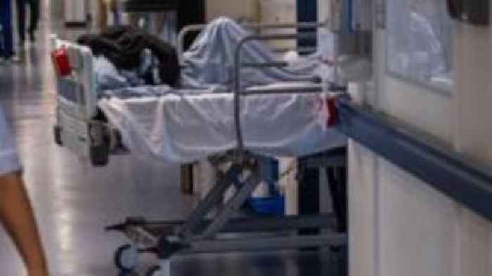 NHS staff want 'dehumanising' corridor care to end