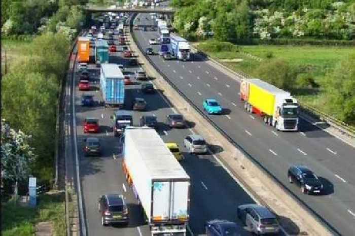 Live Leicestershire M1 updates as lanes closed due to lorry fire