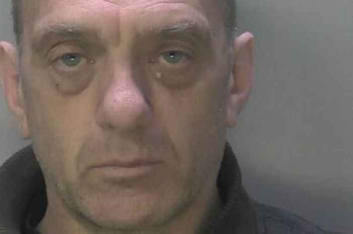 Surrey Police warn 'do not approach' wanted man