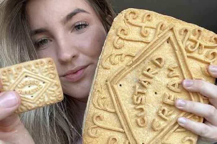 'I make monster versions of classic British biscuits - including 10,000-calorie custard creams'