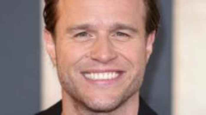 Olly Murs says scrutiny of his body is 'madness'