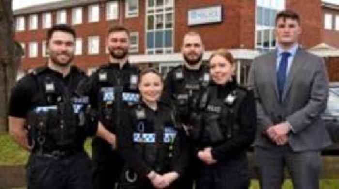 Bravery awards for school intruder police officers