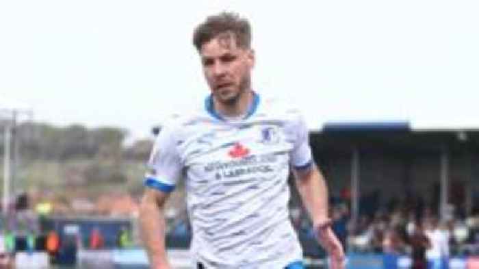 Veteran Foley commits to another year with Barrow