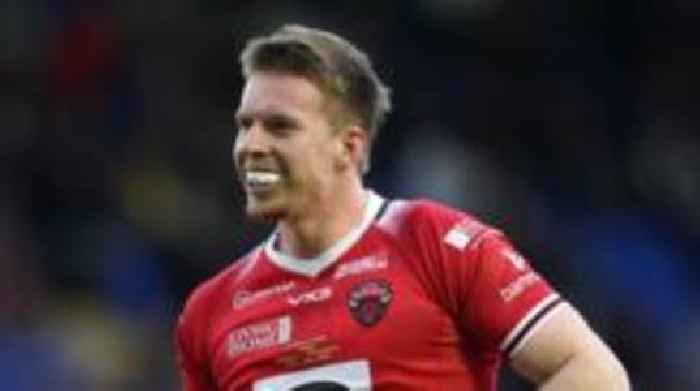Salford's Lewis out for months with hip injury