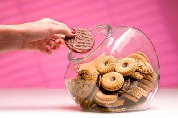 Blood sugar spikes will be lowered if you eat a sweet treat at this time of day