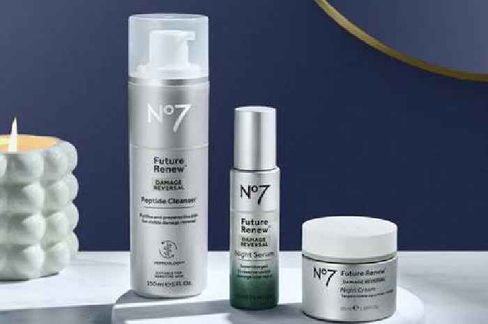 £10 off when you spend £20 on No7 at Boots with this great offer