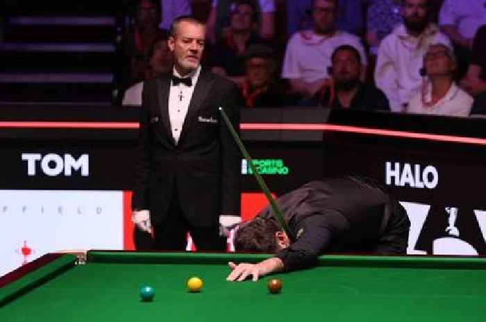 Ronnie O'Sullivan fumes as he punches table in angry outburst at World Snooker Championship