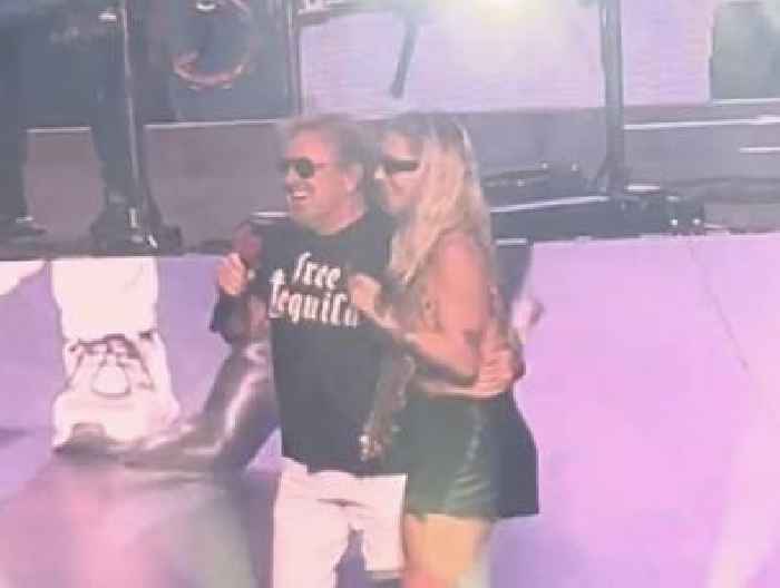 Watch Sammy Hagar Bring Out Kesha, Sing Van Halen’s “Love Walks In” For The First Time In 32 Years