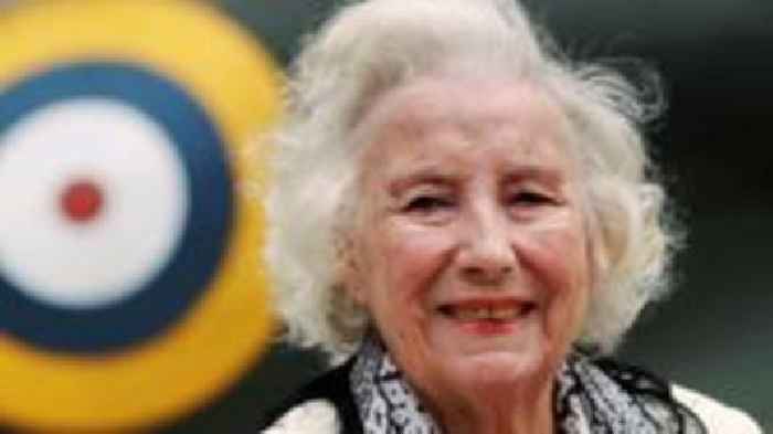 Dame Vera Lynn statue campaign backed by PM