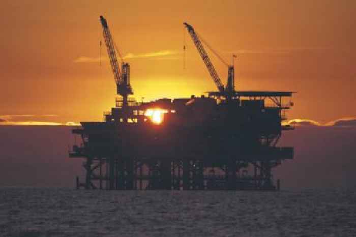 Investment funds in April: Energy plummets while property soars