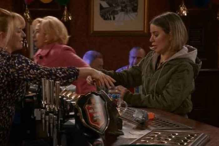 Coronation Street blunder as character calls co-star by their real name on soap set