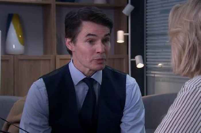 Emmerdale fans only just realising Steph's doctor star's famous dad was in EastEnders