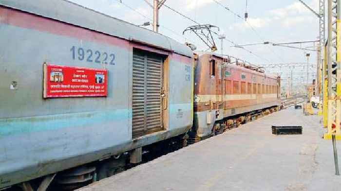 Central Railway reinstates electric locomotives for Deccan Queen