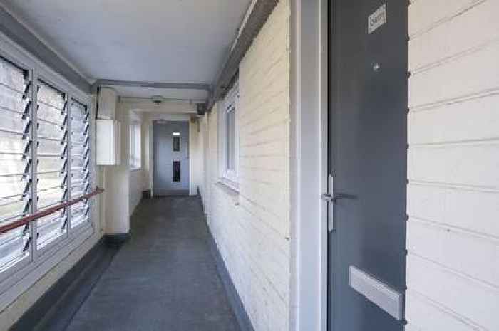New fire doors at Rutherglen flats thanks to £670k council contract