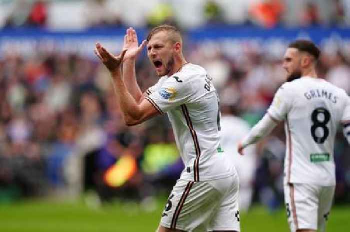 Swansea City chief issues big Harry Darling contract update and makes Lewis O'Brien admission