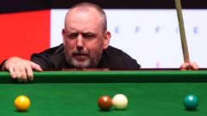 Williams has 'big decision' to make on eye surgery