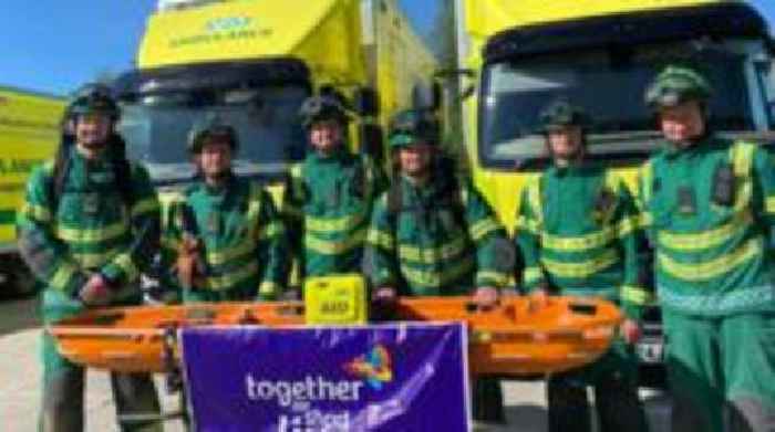 Paramedics to run half marathon with stretcher