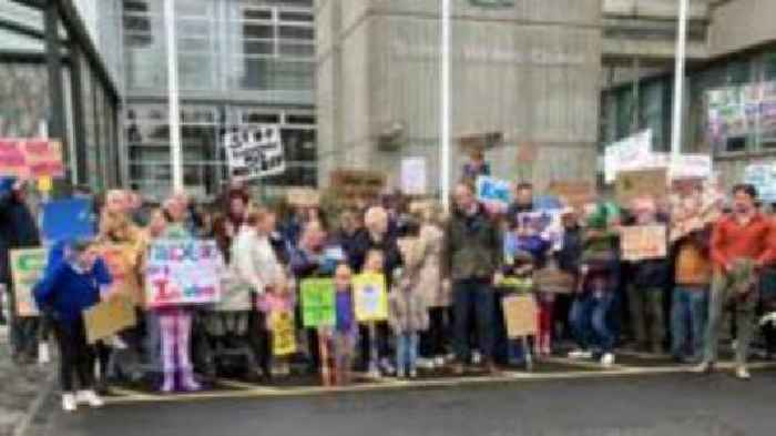Fresh protest over Borders nursery closure plans