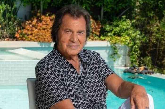 Engelbert Humperdinck says karaoke kept his music alive as he turns 89