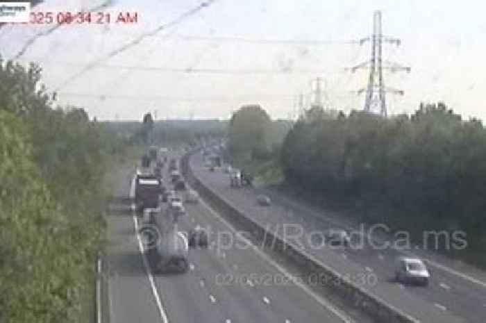 Live M25 traffic updates as lane blocked by crash near Orpington
