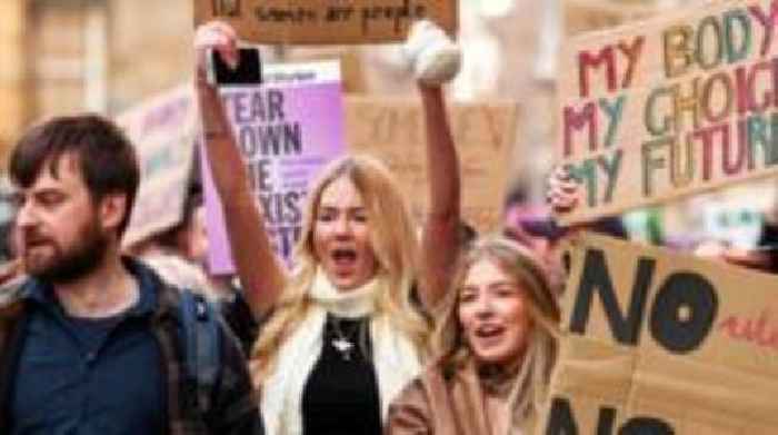 Scottish ministers shelve plans for new  misogyny law