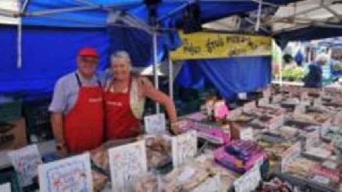 Market traders in fundraising bid for fire victims