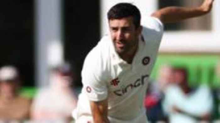 Northants' Sanderson shines but Leics on top