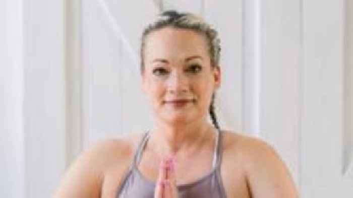 Yoga teacher losing sight says it won't stop her