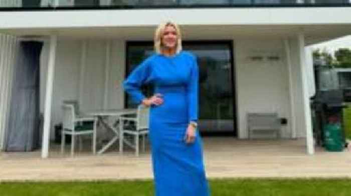 Mandy Watkins: 'Bwlio yn yr ysgol yn dal i fy effeithio'
