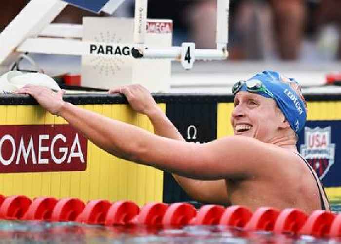 Sport | US swim star Ledecky smashes her longstanding 800m freestyle world record