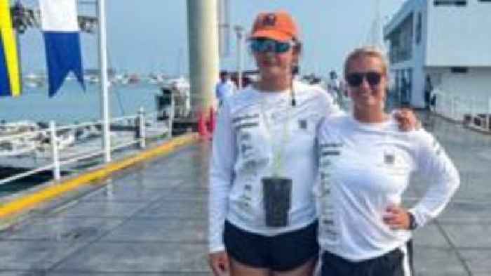 Rescued rowers in second attempt to cross Pacific