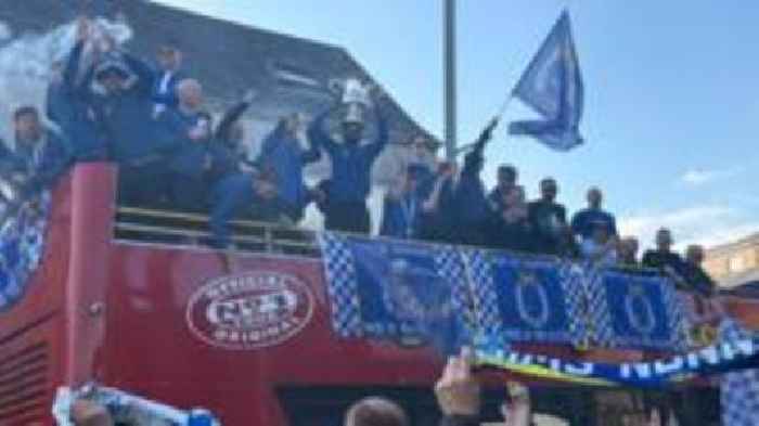 Dungannon welcomes home Swifts' Irish Cup heroes
