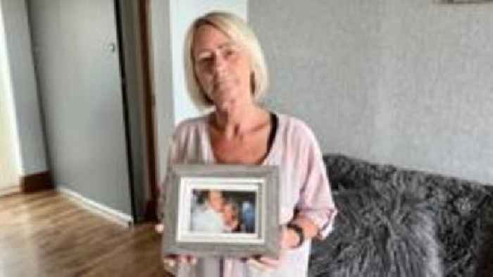 Infected blood family angry after payout delay