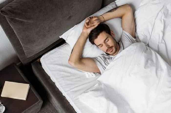 Doctor says 'build muscle while you sleep' by drinking one thing before bed